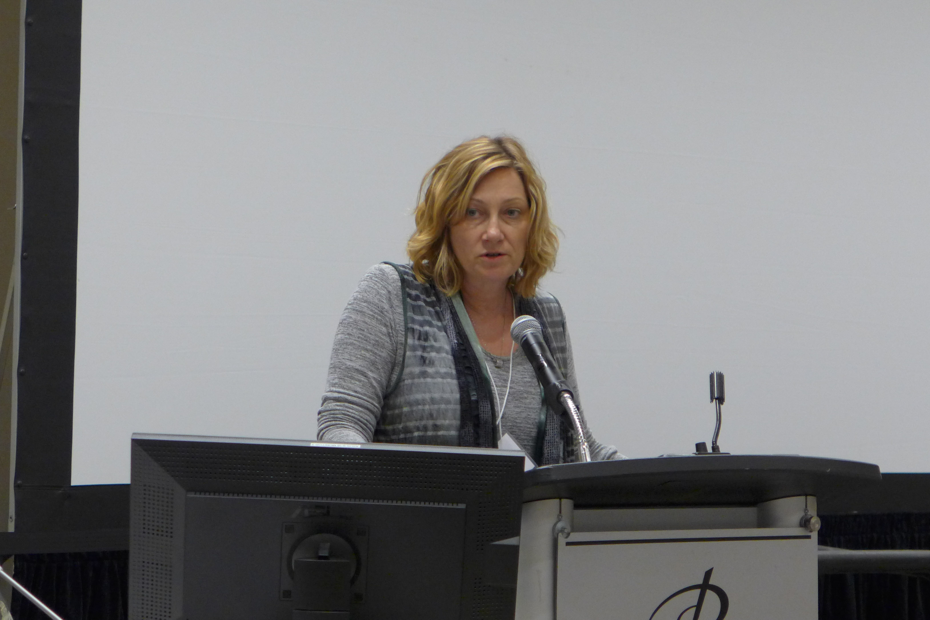 Kimberley Koch, président du Comité du programme d'aide aux employées et employés