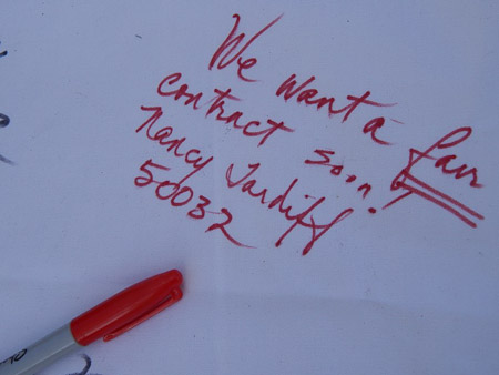 We want a fair contract soon / Nous voulons une convention collective équitable bientôt 