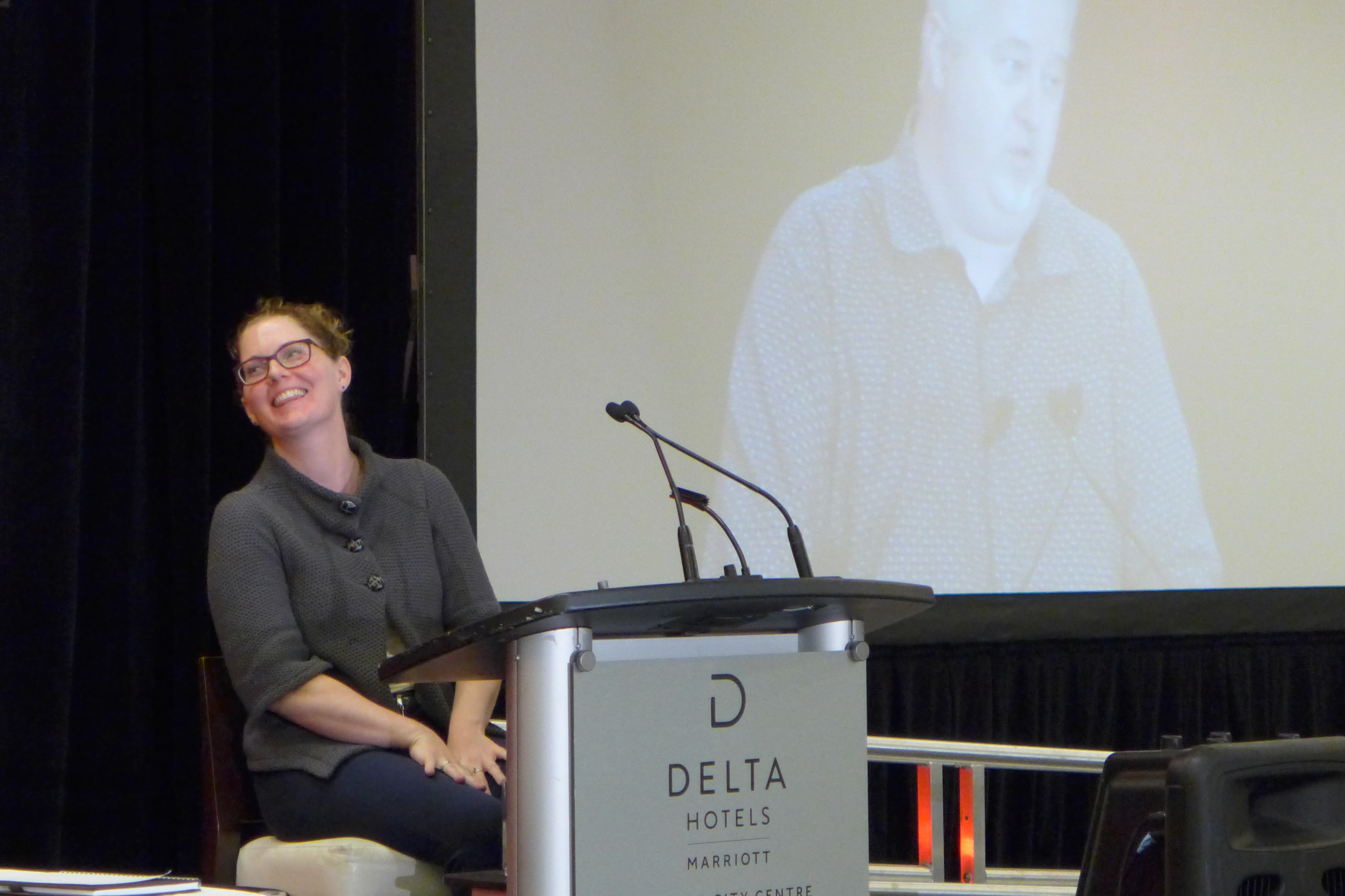 Allison McEwen de Raven Law donne une présentation sur l'abrogation de Roe vs Wade