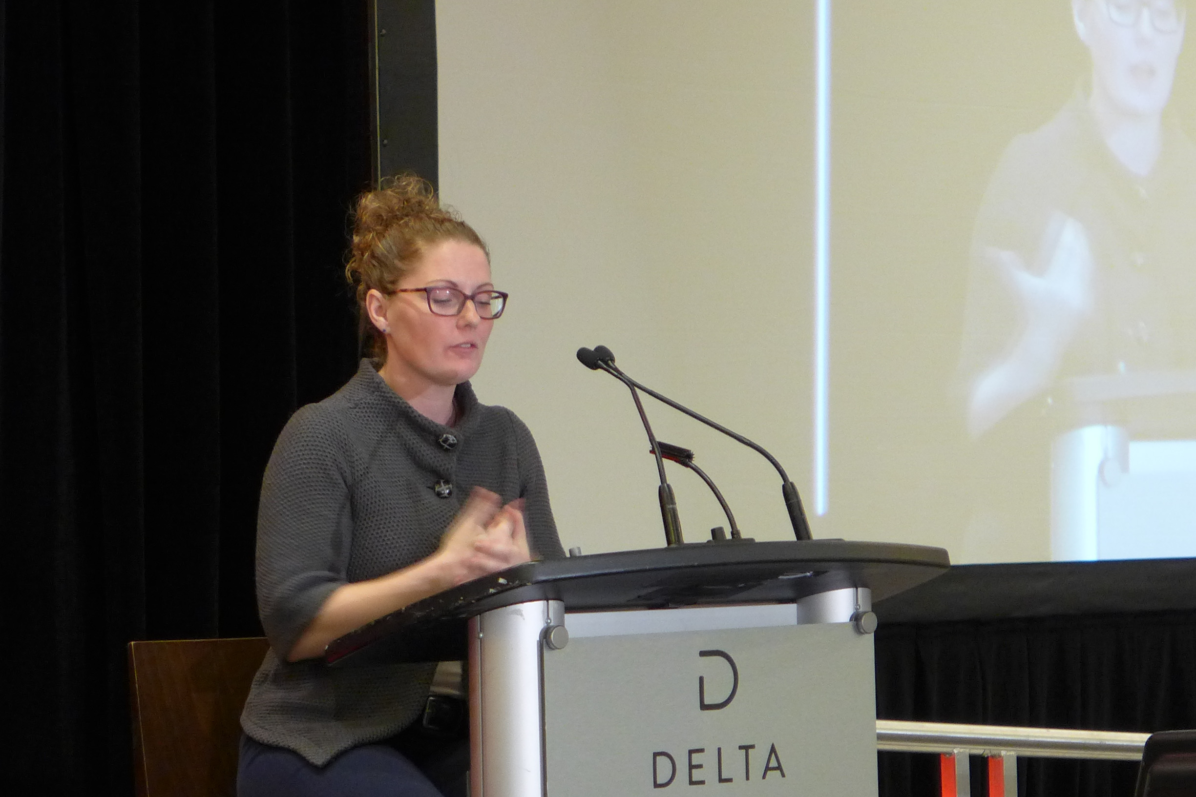 Allison McEwen de Raven Law donne une présentation sur l'abrogation de Roe vs Wade