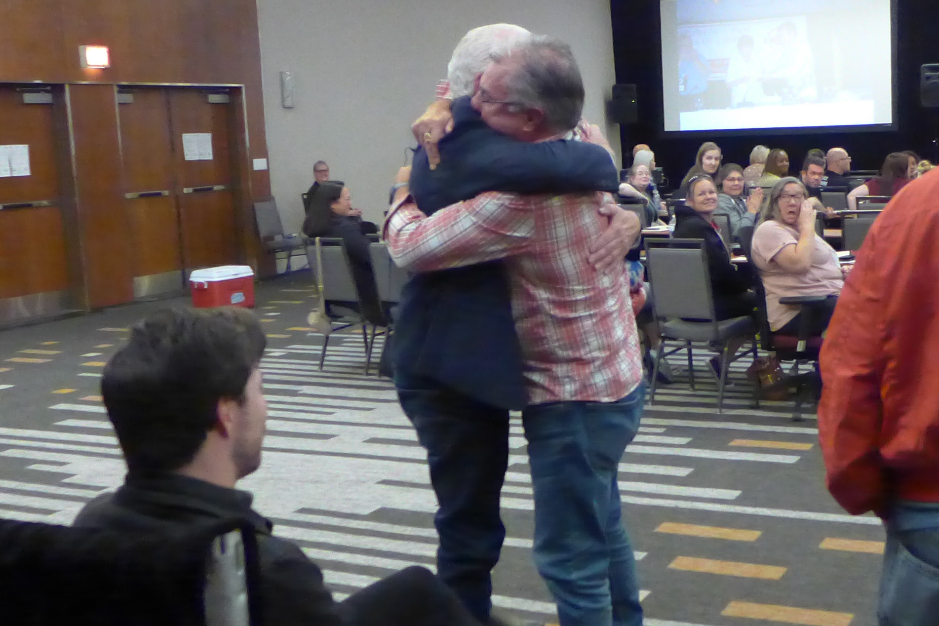Présentation en l'honneur du départ à la retraite de Kent MacDonald ; Chris Aylward et Kent MacDonald