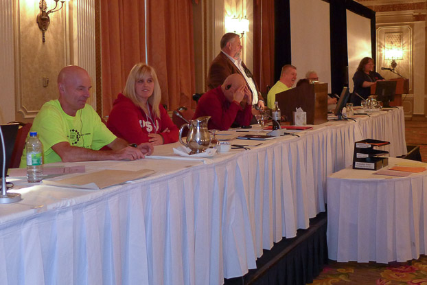 Équipe de négociation  Dans la photo: Jean-Pierre Fraser, Dawn Hardy, Doug Gaetz, Robert Campbell, Marc Brière, Denis Lalancette, Madonna Gardiner 