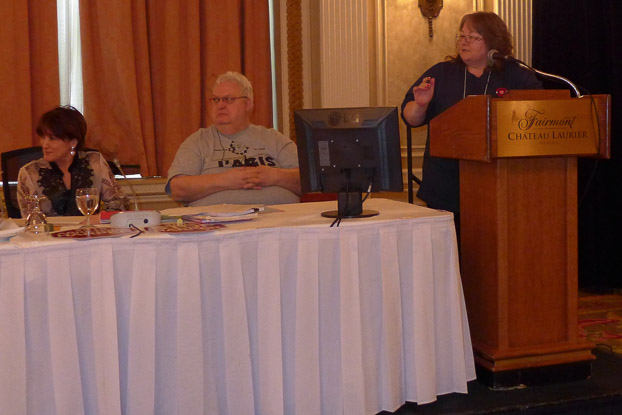 Lyson Paquette, Agente des relations de travail; Denis Lalancette, VPR Québec; Madonna Gardiner, 2ième Vice-présidente nationale 