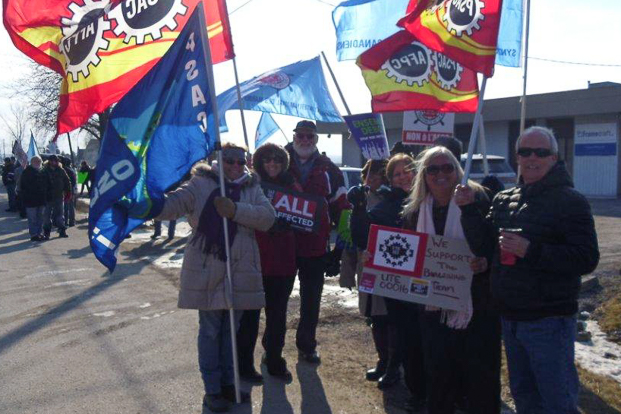 Les personnes suivantes étaient là de notre bureau: Carolyn Nagel (Chef déléguée), Bonnie Combs (Déléguée), Paula Schulz(Trésorière), Mary Harris-Nauta (membre) et Debbie Willett (Vice-présidente de la section locale) Les membres suivants de l’AFPC nous ont rejoints: Dave Carr (UEDN), Donna Struk (SEIC) Bob Black (SEI Hamilton, Substitut VPER Ontario )