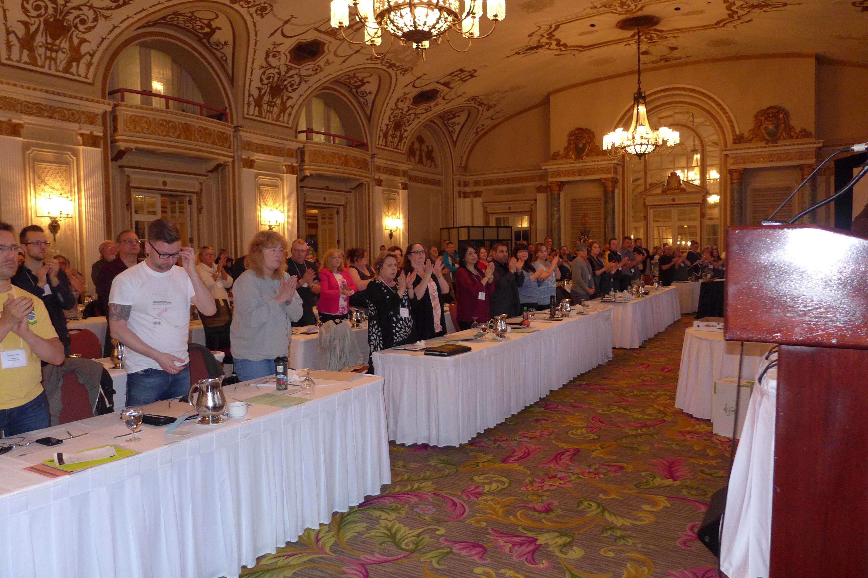 L'applaudissements des participantes et participants