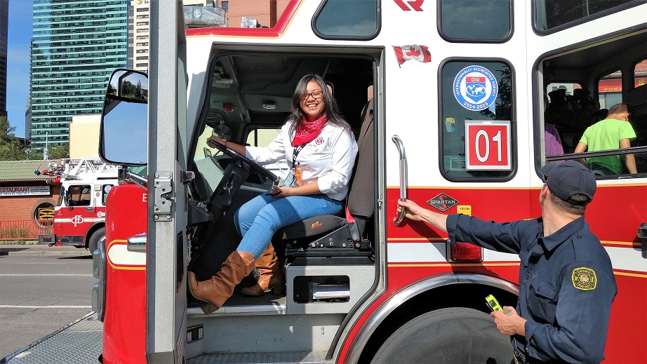 Peut-on faire confiance à Bev avec un camion de pompiers ?!