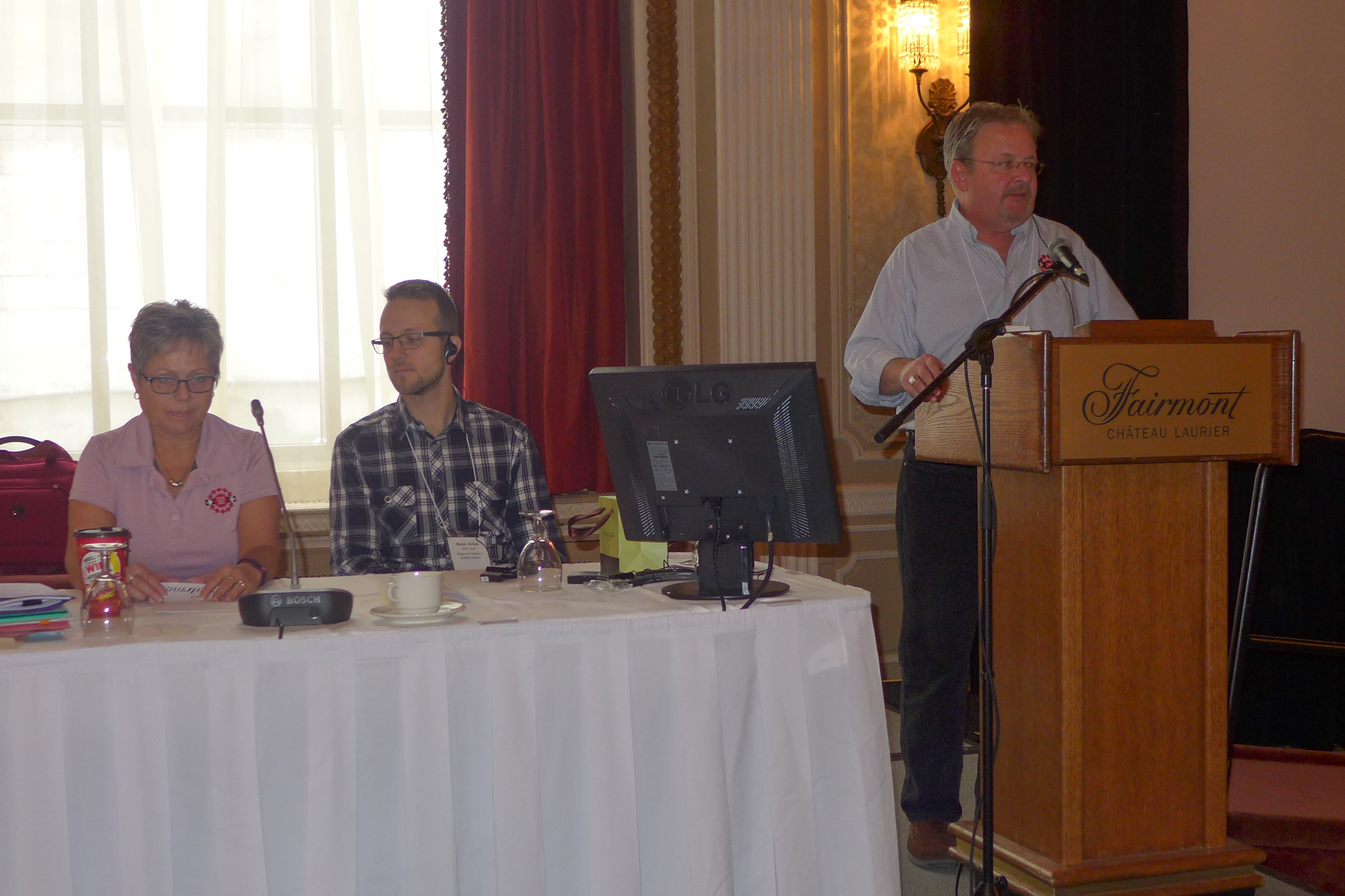 Gesine Campbell, Jérôme Martel, Wayne Little, Comité des récompenses et des titres honorifiques