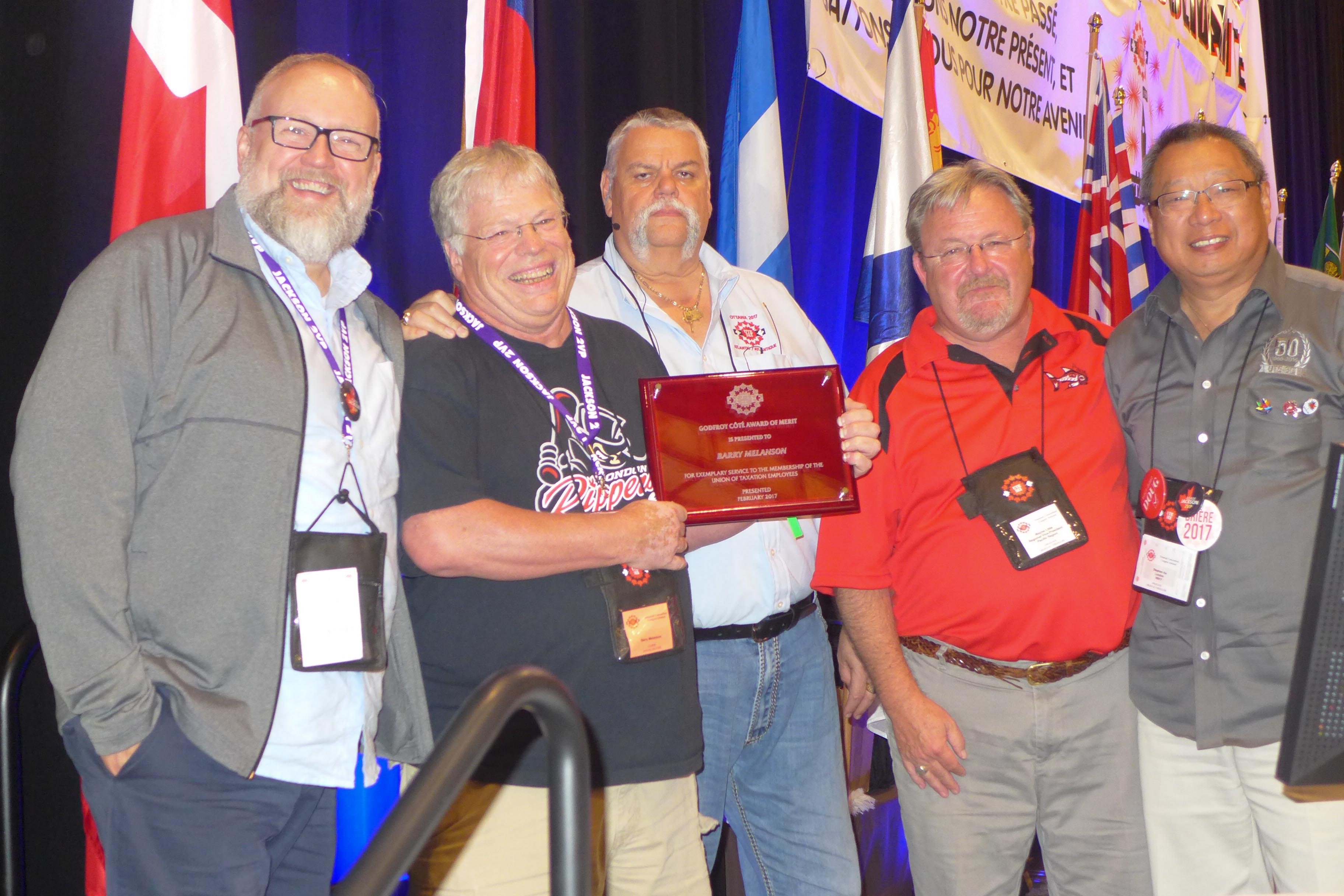 Barry Melanson reçoit le prix Godfroy Côté 