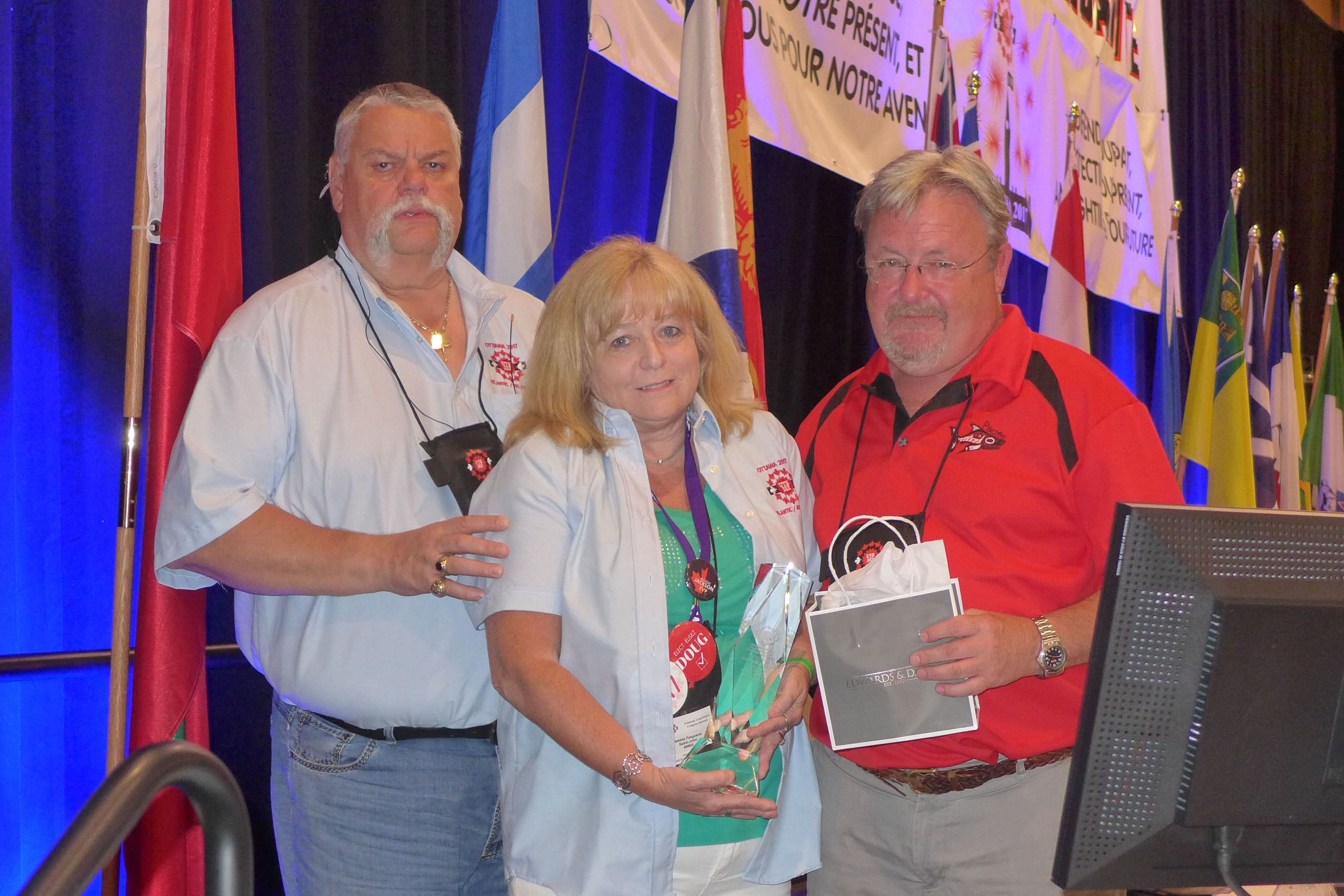 Debbie Ferguson est conférée la qualité de membre à vie