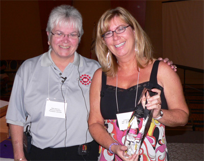 Betty Bannon avec Linda Cassidy